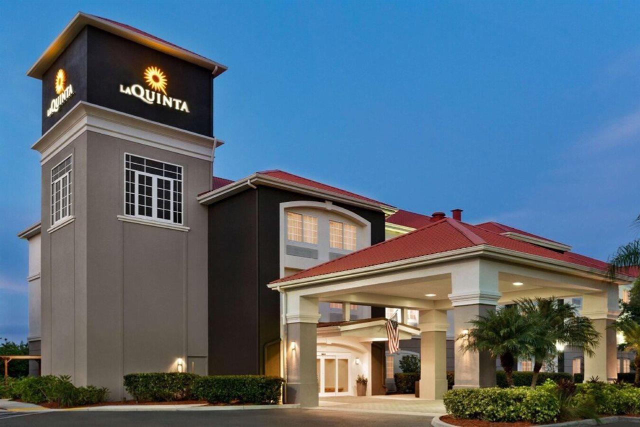 Comfort Inn & Suites Port Charlotte-Punta Gorda מראה חיצוני תמונה