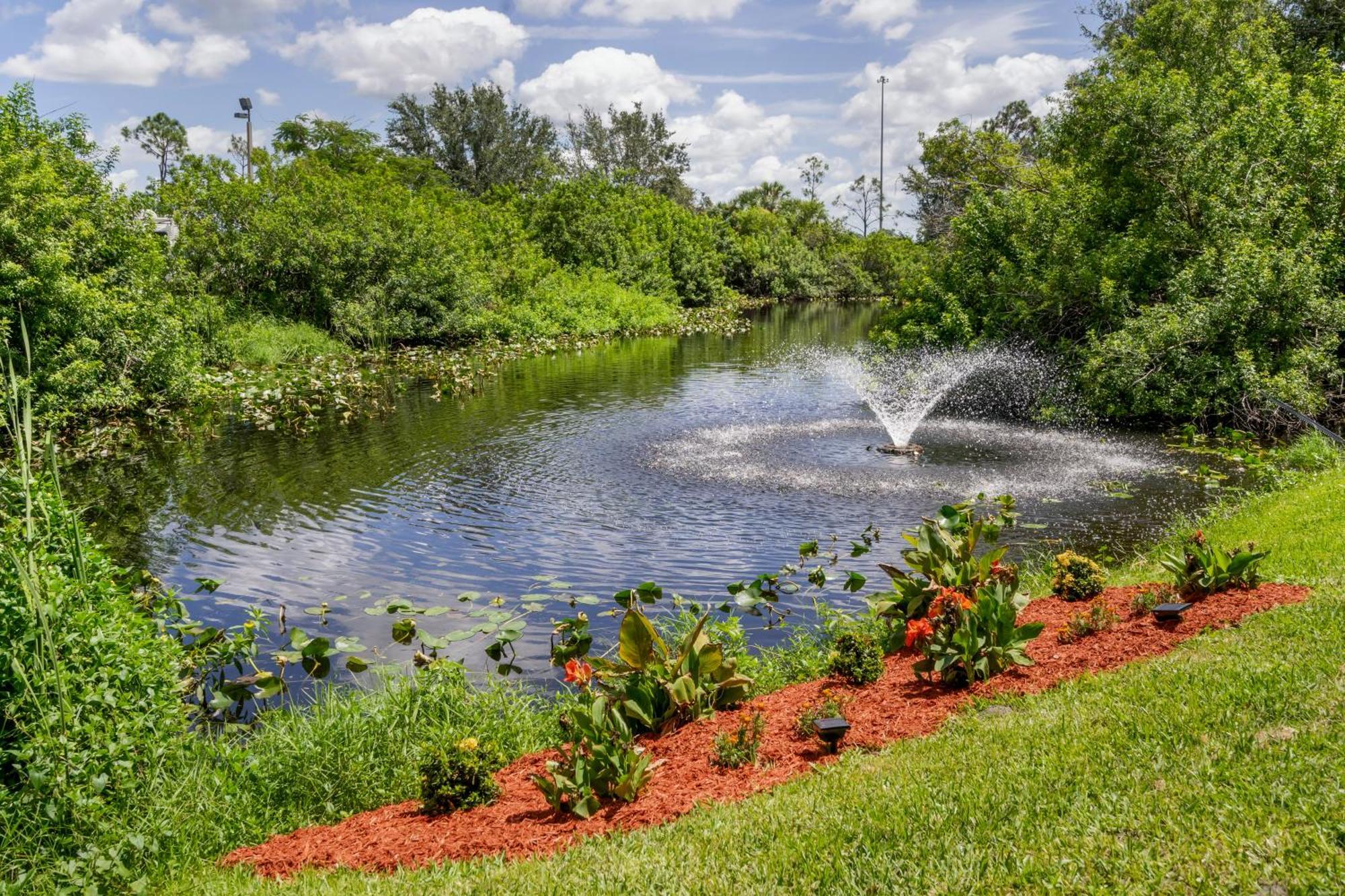 Comfort Inn & Suites Port Charlotte-Punta Gorda מראה חיצוני תמונה