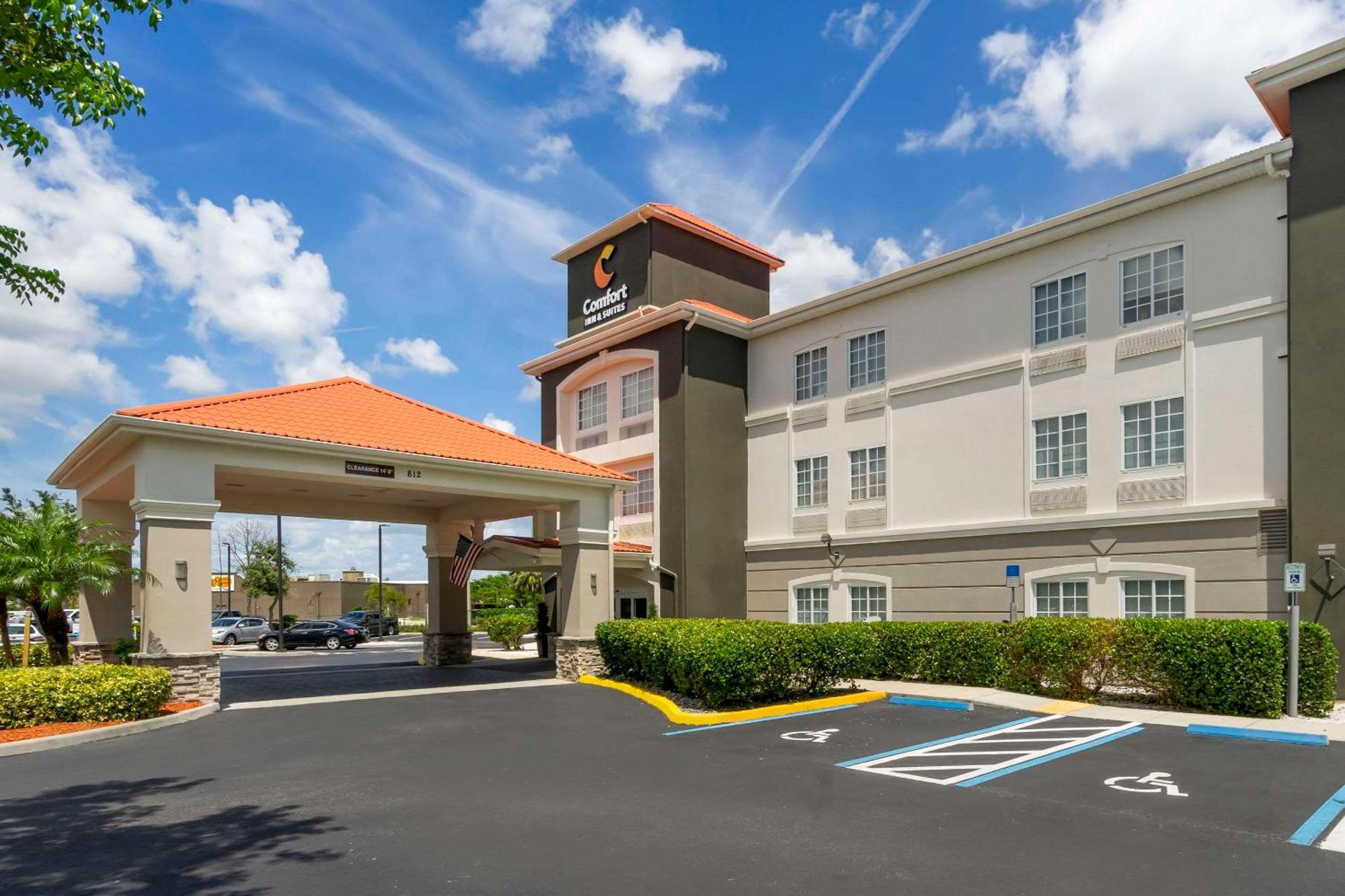 Comfort Inn & Suites Port Charlotte-Punta Gorda מראה חיצוני תמונה